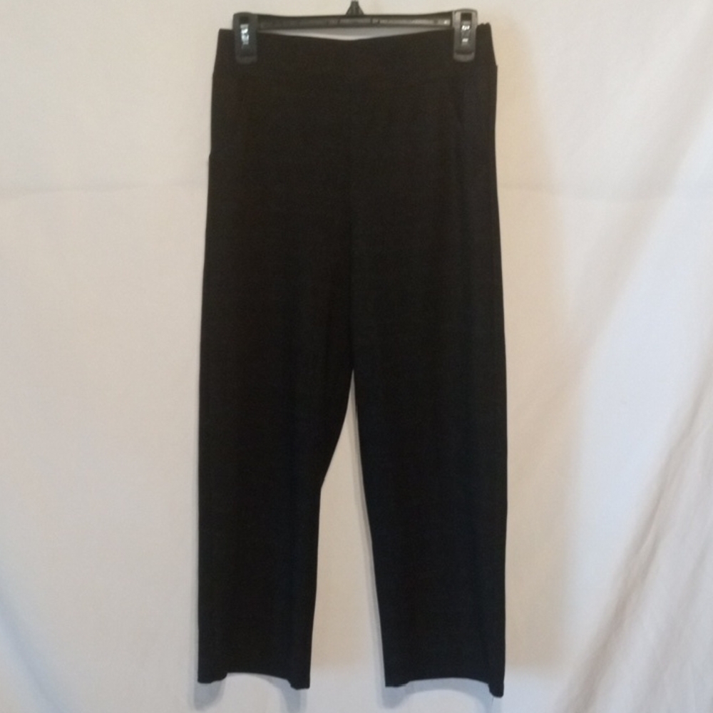 Extra Belleza High-waisted Capri Black with Gray accents Apparel